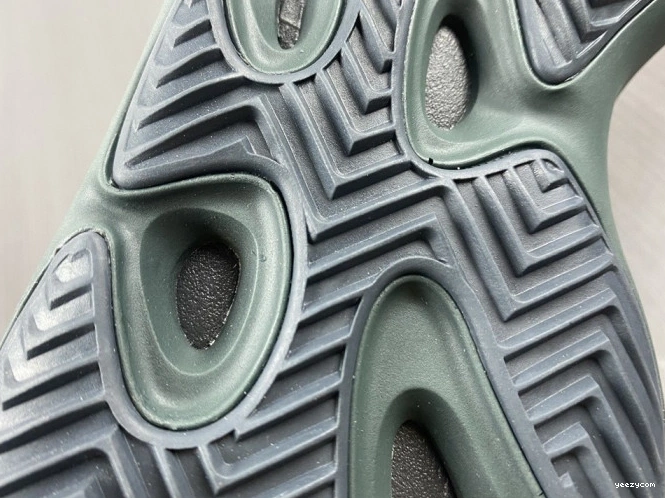GY4109 Copfade V3 Adidas Yeezy 700 Boost 0818